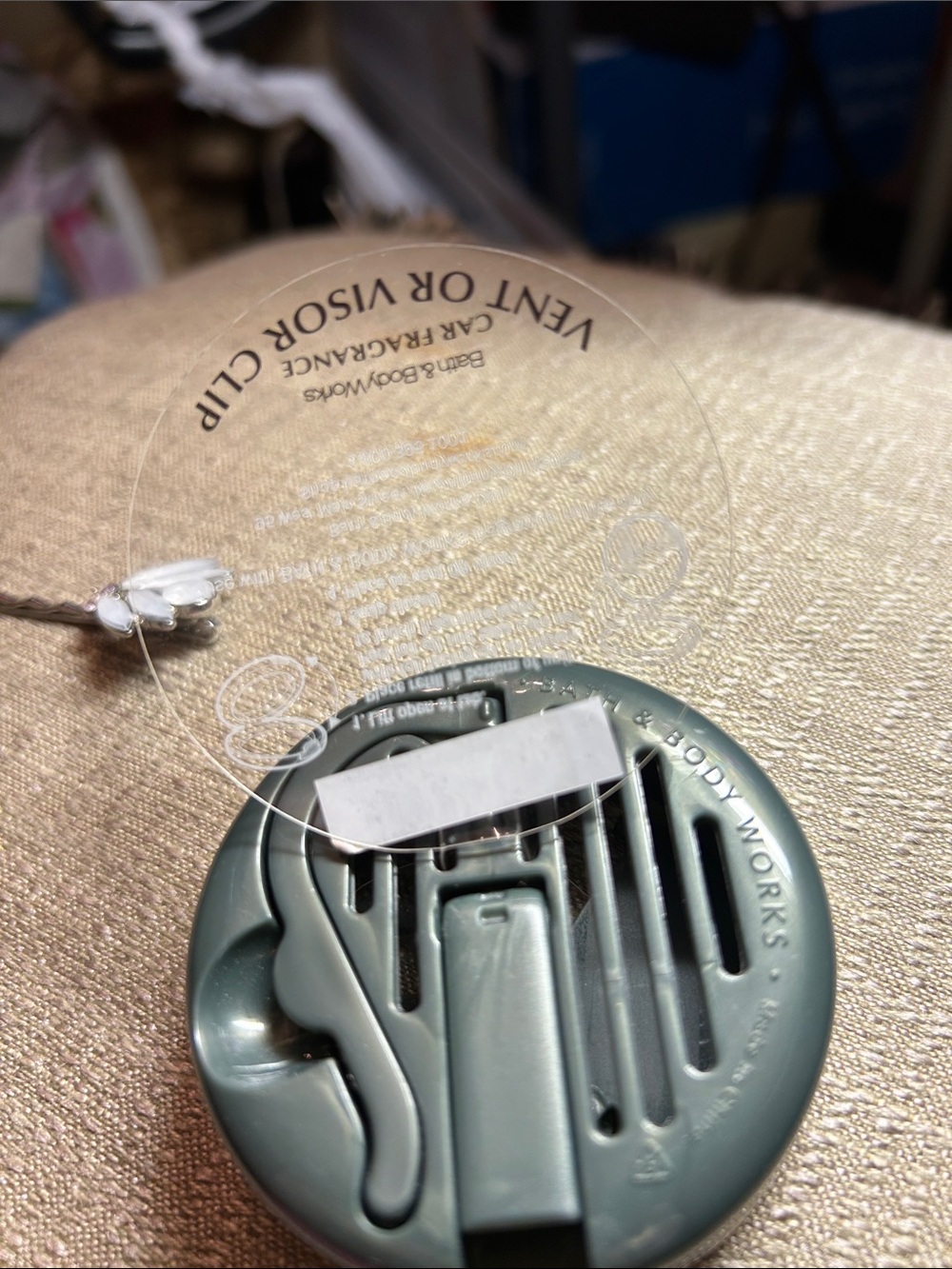 Bath & Body Works a vent or visor Diffiser for automobiles Silver-tone  butterfl - Picture 3 of 3